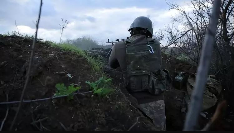 Ở chiến trường Ukraine, quân đội Nga đã bắn hơn 20.000 viên đạn pháo một ngày, hầu hết trong số đó hỗ trợ cho mặt trận Bakhmut. Ngoài ra, quân Wagner còn có các hệ thống trinh sát, chỉ huy và kiểm soát, được tích hợp với Quân đội Nga, rất thuận tiện cho việc xác định bạn và thù cũng như kêu gọi hỗ trợ. 