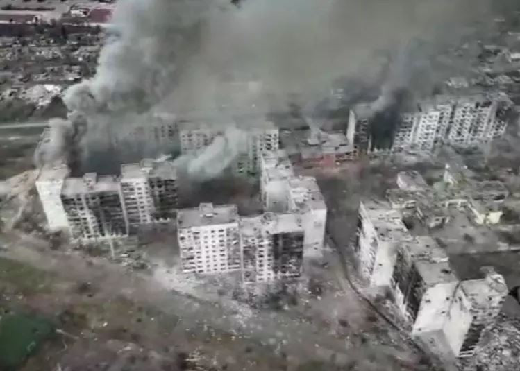 Có nhiều dấu hiệu cho thấy, kế hoạch của Quân đội Ukraine để cho lính đánh thuê Wagner "máu chảy thành sông", trong các trận giao tranh đường phố đã tan thành mây khói, do chiến thuật “tiền pháo, hậu xung” của quân Nga quá mãnh liệt. Đặc biệt là việc đưa pháo hạng nặng bắn thẳng vào các tòa nhà có quân Ukraine phòng thủ. 