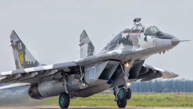 Máy bay chiến đấu MiG-29 do Liên Xô sản xuất là máy bay chiến đấu thế hệ thứ 4, có thể sử dụng tên lửa dẫn đường và pháo để tiêu diệt mục tiêu trên không, ngoài ra còn có thể sử dụng vũ khí có/không điều khiển, để tấn công các mục tiêu mặt đất.