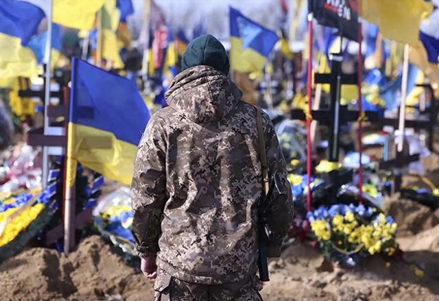 Tuy nhiên, Tướng Budanov đang hướng tới trở thành tổng thống tiếp theo của Ukraine. Hành động giẫm phải “ranh giới đỏ” của Moscow của ông Budanov, có thể sẽ khơi dậy sự bất bình lớn từ Tổng thống đắc cử Mỹ Donal Trump, khiến những thay đổi chính trị trong tương lai ở Ukraine càng trở nên khó lường hơn. (Nguồn ảnh: ABC New, TASS, Sputnik, Ukrinform).