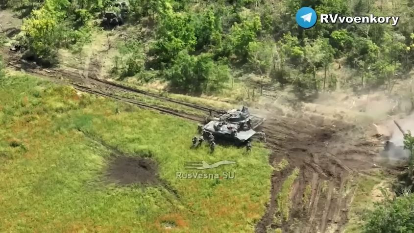 Sở dĩ tổn thất lũy kế của Lữ đoàn bộ binh cơ giới 47 lên tới “bốn con số” chủ yếu là do quân đội Ukraine tiếp tục sử dụng đơn vị này tham gia chiến đấu trên mũi tiến công chủ yếu. Sau ba tháng chiến đấu liên tục, trung bình mỗi ngày có hơn chục người thiệt mạng, tổn thất cộng dồn trong trận chiến sẽ vượt quá bốn con số.