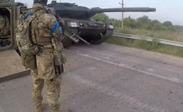 Theo tờ Sina của Trung Quốc, các lữ đoàn chiến đấu của Quân đội Ukraine được tổ chức, biên chế và huấn luyện theo “chuẩn” NATO, đã không thực hiện được chiến thuật như quân đội các nước phương Tây trong thực chiến.