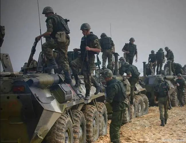 Mặc dù mặt trận Kharkov đang làm tâm điểm của chiến trường Ukraine, nhưng Chasov Yar vẫn là “tâm chấn” của mặt trận Donbass. Mới đây, Lữ đoàn bộ binh cơ giới (BBCG) số 200, thuộc Hạm đội Biển Bắc của Quân đội Nga, đang chiến đấu ở Chasov Yar đã thể hiện khả năng tấn công mạnh mẽ và chiếm thành công khu vực phía tây bắc Bodanivka và khu vực lân cận vào ngày 30/5.