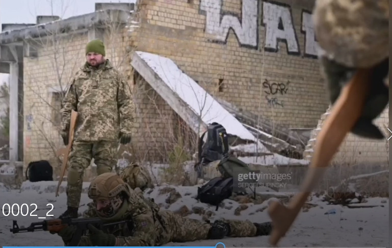 Trước đó, người ta đã biết rằng, một số quân nhân Ukraine ở Donbass chỉ đơn giản là thiếu vũ khí và đạn dược; nhưng không nghĩ tình hình lại bi đát như vậy. Hiện tại Quân đội Ukraine chưa đưa ra bình luận về tình hình.