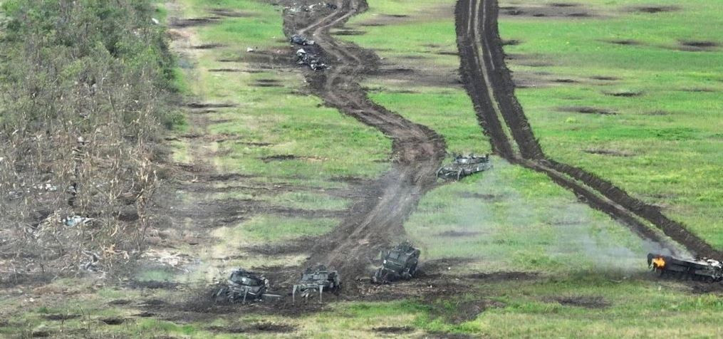 Do Ukraine không có sức mạnh của không quân, nên người Nga đã có thêm thời gian chuẩn bị về công sự và bố trí các bãi mìn và vì thế người Ukraine khó đạt được nhiều thành công hơn.