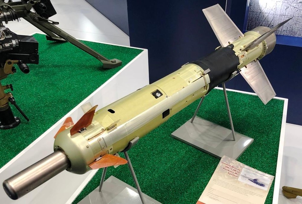 Sức mạnh khủng khiếp của tên lửa Kornet đủ sức phá hủy lớp giáp của xe tăng chiến đấu chủ lực M1A1 SA do Mỹ sản xuất. Kornet cũng là loại tên lửa chống tăng tiêu chuẩn, được phát triển ban đầu nhằm vào các xe tăng phương Tây thế hệ thứ ba như M1A1 Abrams của Mỹ hay Leopard 2 của Đức.