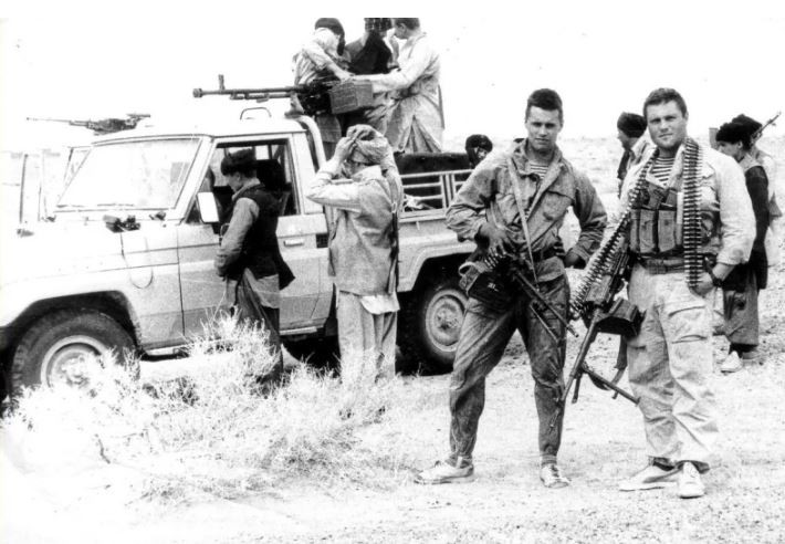 Ví dụ, trong cuộc chiến ở Afghanistan, Bộ Tổng tham mưu Quân đội Liên Xô đã cử hơn 6.000 quân GRU tới chiến trường Afghanistan; sau 10 năm tham chiến, lực lượng này thiệt hại là 191 người, nhưng hơn 5.000 quân thánh chiến (mujahideen) Afghanistan đã bị tiêu diệt. Họ cũng là lực lượng cuối cùng của Quân đội Liên Xô rút khỏi Afghanistan. 