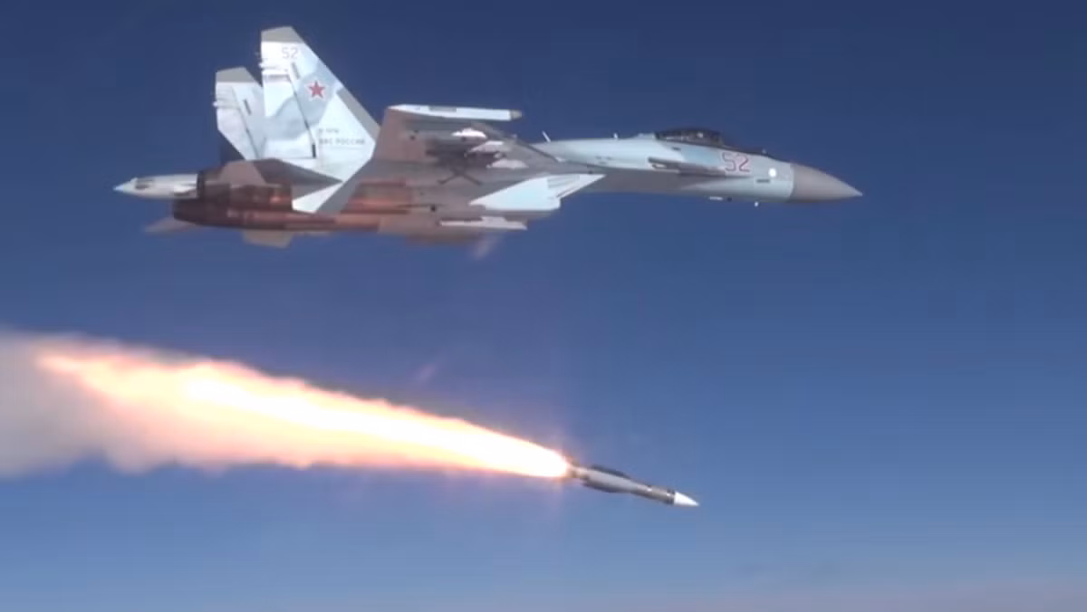 Do khả năng tác chiến của MiG-29 Ukraine, không còn đủ để đối phó với các máy bay chiến đấu hiệu suất cao như Su-30SM và Su-35 của Nga, nên được Ukraine chuyển đổi thành máy bay tấn công phóng tên lửa chống bức xạ tấn công radar mặt đất của Nga, bằng cách trang bị giá treo mới và có thể phóng tên lửa chống bức xạ tốc độ cao AGM-88 HARM do Mỹ sản xuất.