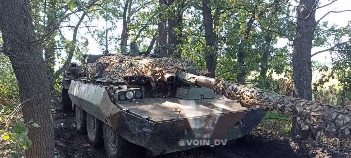 Xe tăng hạng nhẹ bánh lốp AMX-10 RC do Pháp viện trợ cho Ukraine, đã chứng tỏ xe bọc thép bánh lốp có hạn chế rất lớn trên chiến trường Ukraine. Trong trường hợp đường xá không tốt, thì khả năng cơ động của xe bọc thép bánh lốp bị hạn chế rất nhiều, không thể bằng xe bánh xích.