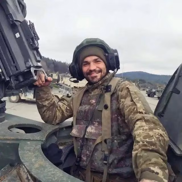 Đồng thời, “lực lượng tinh nhuệ cuối cùng”, gồm khoảng 60.000 quân Ukraine được huy động toàn lực về hướng Orekhiv. Theo ước tính sơ bộ, có ít nhất 83 xe bọc thép Ukraine tiến theo đội hình, đây là một trong những hoạt động quân sự lớn nhất của quân đội Ukraine nhằm vượt qua “cửa tử” Robodine trong thời gian tới. 