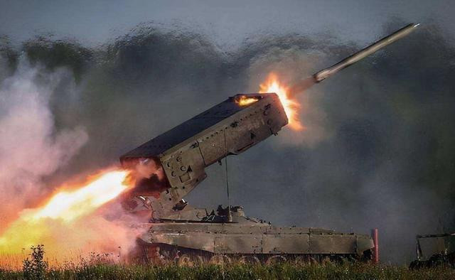 Tại sao quân Nga mất 100 ngày mới giành được 7% diện tích Luhansk? - Hình 6 Tai sao quan Nga mat 100 ngay moi gianh duoc 7% dien tich Luhansk?-Hinh-6