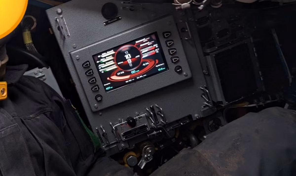 Phiên bản T-72EA thay động cơ diesel 780 mã lực nguyên bản trên T-72 Liên Xô bằng động cơ mới 840 mã lực; lắp đặt máy thông tin kỹ thuật số mới và kính ngắm ảnh nhiệt hiện đại. Đồng thời bổ sung thêm giáp phản ứng nổ ở một số vị trí trọng yếu.