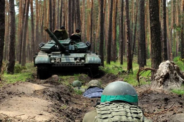 Về bản chất, xe tăng T-72 ra đời từ thời kỳ chiến tranh Lạnh, hiện nó đã lạc hậu, ví dụ như thiết kế tháp pháo không có khoang chứa đạn pháo riêng, nên có thể nguy hiểm cho kíp xe, nếu xe bị trúng đạn. Tuy nhiên, Ukraine sẽ không có nhiều sự lựa chọn khi họ đang ở trong cuộc chiến tiêu hao và mọi nguồn lực bổ sung đều là cần thiết. 