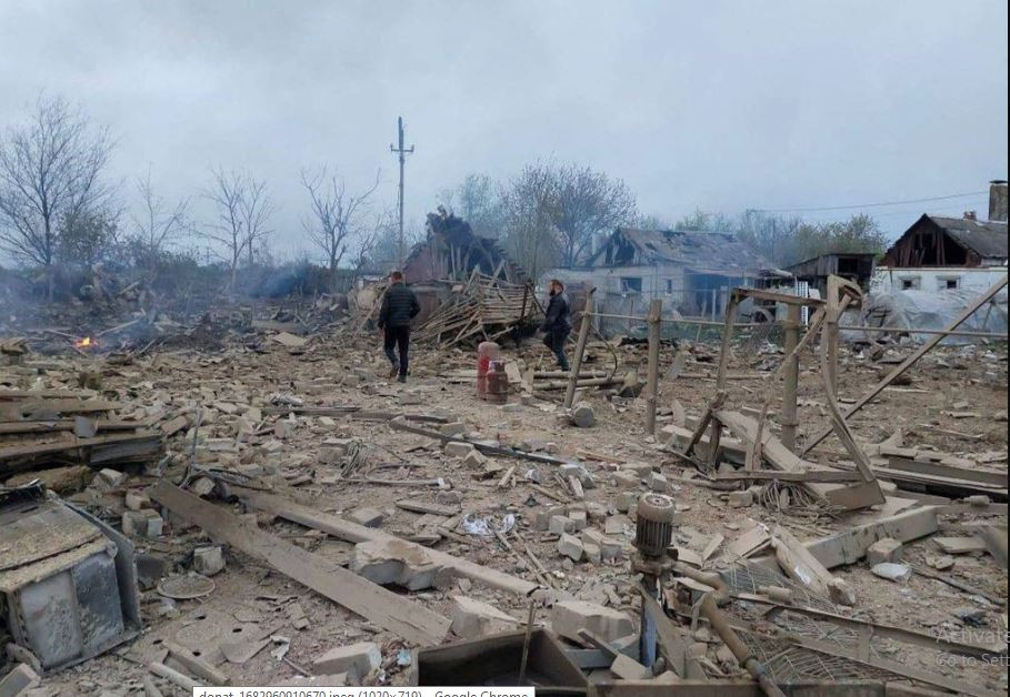 Vào ngày 31/3, cuộc tấn công của Nga vào Chasov Yar bắt đầu, lần đầu tiên họ tiến hành cuộc không kích vào thành phố Konstantinovka, một căn cứ hỗ trợ ở phía nam Chasov Yar. Năm tên lửa của Nga đã phá hủy một điểm tập trung quân của Ukraine trong thành phố Konstantinovka, gây ra nhiều thương vong.