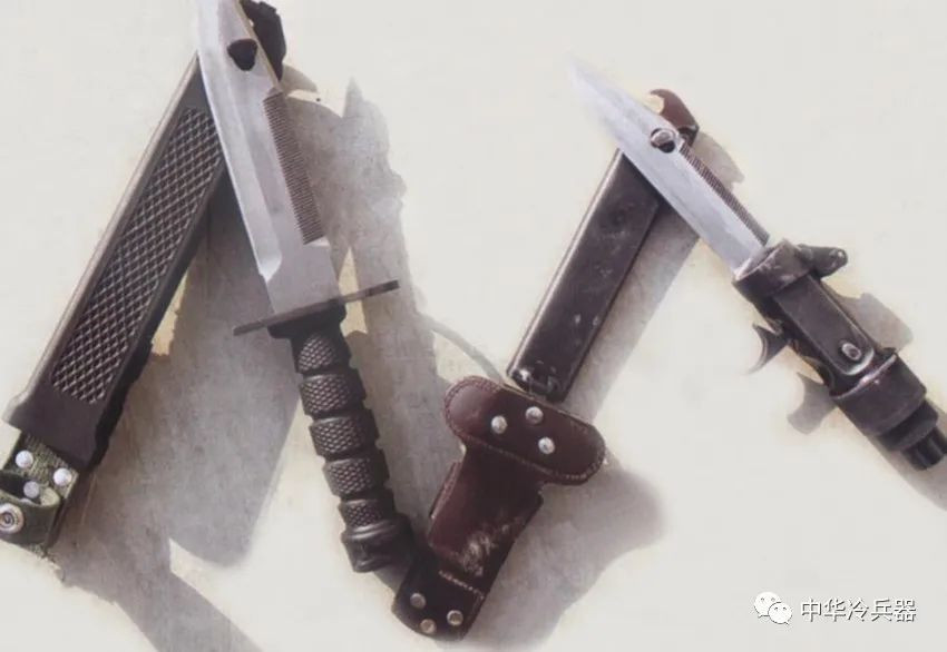 Khi không sử dụng trong các nhiệm vụ đặc biệt hoặc cận chiến một đánh nhiều, Type-91 có thể sử dụng làm công việc của một con dao găm bình thường với đầy đủ các chức năng như cắt, chém, đâm. Bởi vì hình dạng của nó có kích thước giống như một con dao găm tiêu chuẩn của quân đội. 