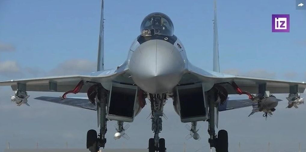 Thứ hai, ý chí chiến đấu và trình độ chiến thuật của quân đội Nga cũng rất cao. Dân tộc Nga là một dân tộc có lịch sử chiến tích trong các cuộc chiến tranh lớn, thái độ của họ đối với chiến tranh và bảo vệ đất nước rất kiên định.