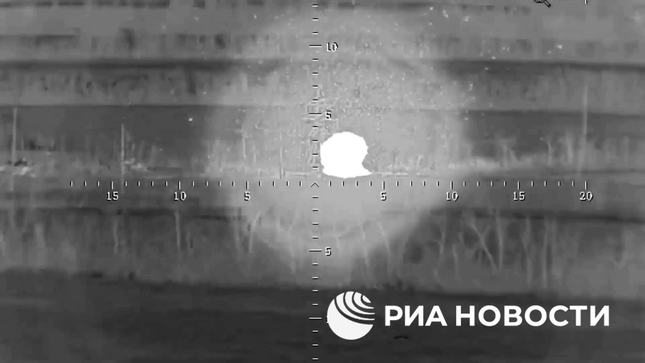 Chỉ huy một trong những chiếc T-72B3 của Nga chiến đấu ở Avdiivka cho biết, tên lửa dẫn đường phóng qua nòng là một trong những ưu điểm chính của xe tăng Nga so với xe tăng phương Tây; khi có thể tiêu diệt chính xác mục tiêu từ cự ly rất xa, thậm chí đến 5km.