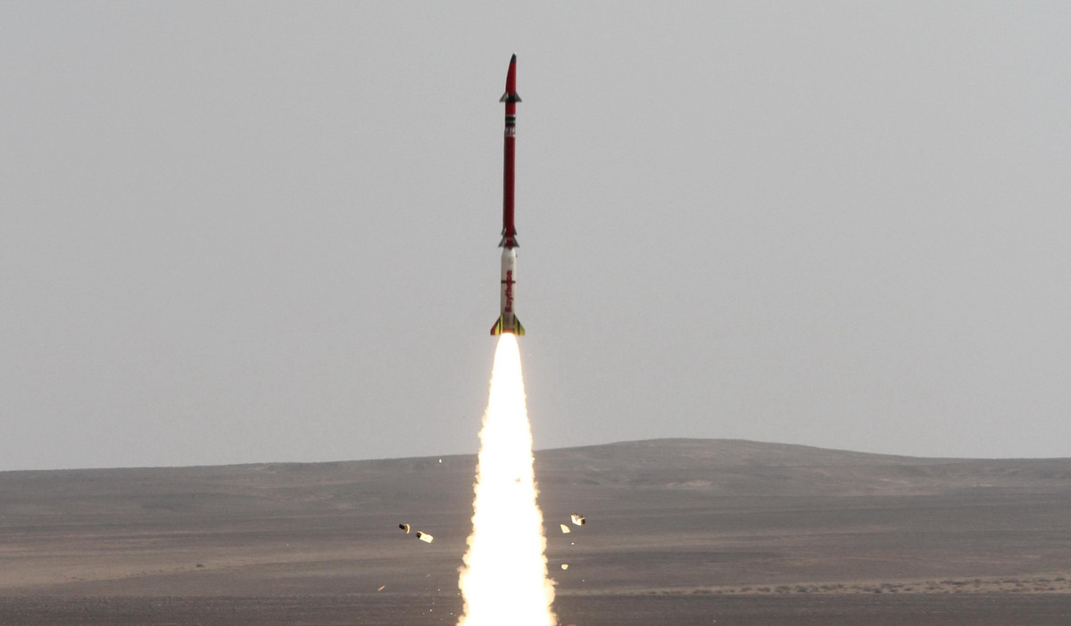 Phương pháp dẫn đường của tên lửa đánh chặn David's Sling là sử dụng hình ảnh hai màu hồng ngoại quang điện + radar sóng milimet và có khả năng đánh chặn tên lửa chiến thuật, tên lửa đạn đạo và máy bay chiến đấu.