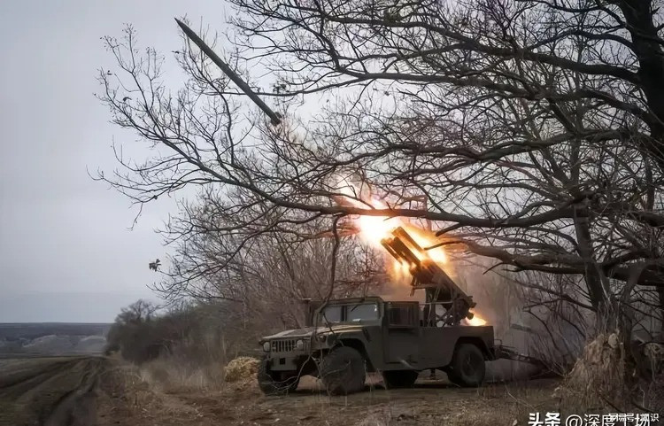 Ví dụ, Biletsky đã chỉ huy Lữ đoàn 3 Azov, đơn vị chịu một nửa tổn thất, tự rút lui khỏi thành phố Avdeevka mà không đợi lệnh cấp trên. Kết quả là, ông Biletsky bị Tổng tư lệnh AFU, tướng Syrsky, cáo buộc là người chịu trách nhiệm cho sự thất thủ của Avdeevka.