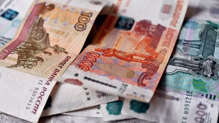 Vậy báo cáo của Ngân hàng Thế giới nói gì? Hoạt động kinh tế của Nga trong năm 2022 bị ảnh hưởng bởi sự gia tăng đáng kể trong các hoạt động liên quan đến quân sự, với doanh thu thương mại tăng 6,8%, lĩnh vực tài chính tăng 8,7% và ngành xây dựng tăng 6,6%.