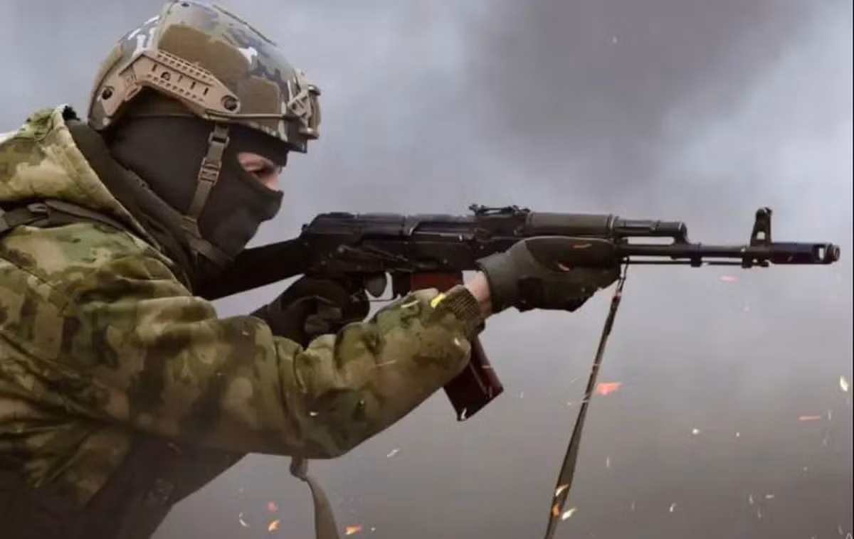 Sau khi Sư đoàn Dù 98 đột phá vào Rừng Đức và tiến vào khu vực tiểu khu của phía đông kênh đào Seversky Donets-Donbass, chảy theo hướng bắc-nam của thành phố Chasov Yar. Còn Lữ đoàn 200 tiếp tục một mình đối phó với quân Ukraine ở Bodanivka.