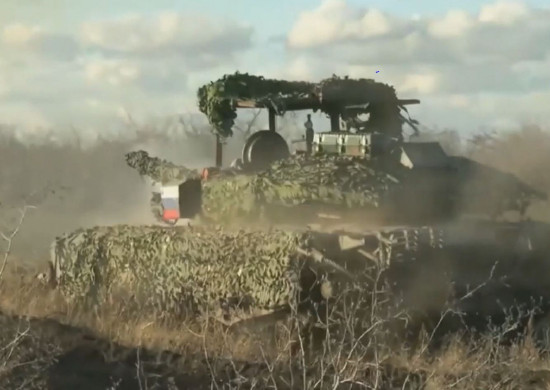 Quân đội Ukraine khi đó đã huy động một lượng lớn quân tiếp viện từ Krasnolimansky, Kharkov, Kramatorsk và những nơi khác, nhằm tấn công vào hai bên sườn của lính đánh thuê Wagner, để lực lượng này không thể là mũi chủ công tấn công liều chết vào thành phố. 