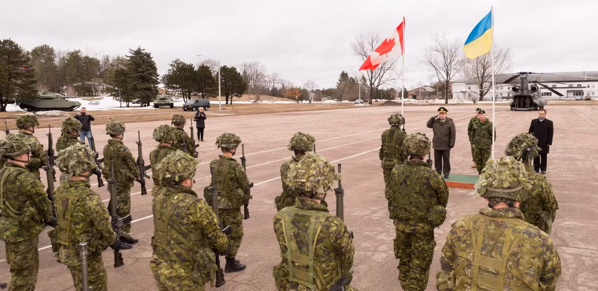 Các chuyên gia phân tích quân sự cũng cho rằng, cả Mỹ và Anh cũng sẽ từ chối yêu cầu hỗ trợ quân sự của Ukraine. Do vậy các nhà lãnh đạo Ukraine hy vọng, phương Tây sẽ chống lưng cho cuộc bình định Donbass của nước này, thì điều đó khó xảy ra; vì phương Tây muốn giữ nguyên tình trạng, như thỏa thuận Minsk được ký vào năm 2015.