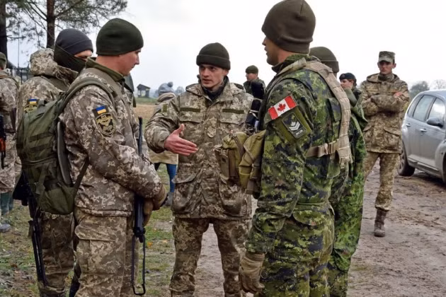 Trước đây vài tuần, Bộ Quốc phòng Canada đã công bố ý định đưa máy bay chiến đấu, tàu chiến, cũng như vài trăm quân nhân, theo yêu cầu chính thức của Bộ trưởng Bộ Quốc phòng Ukraine Andrey Reznikov, để hỗ trợ chiến dịch quân sự của Quân đội Ukraine ở Miền Đông nước này.