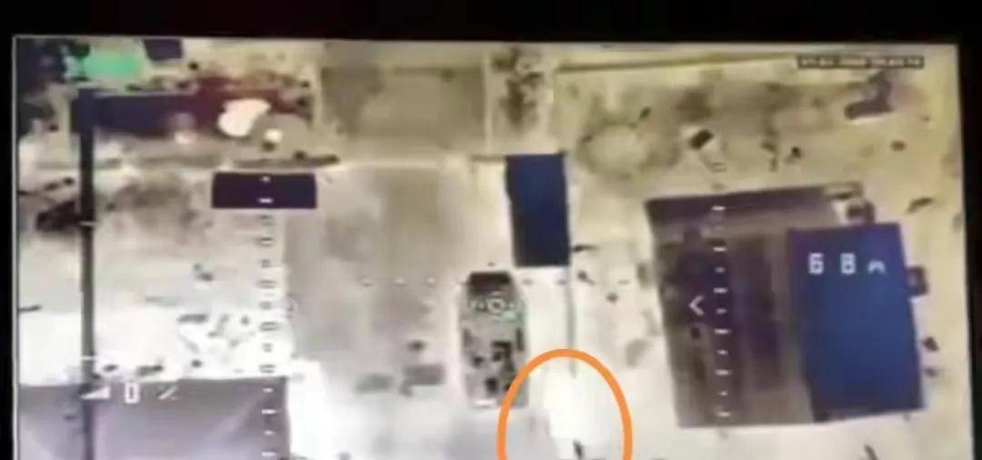 Trong ảnh là đạn súng phóng lựu chống tăng PRG-7, do UAV đa trục của lính đánh thuê nước ngoài thả xuống. Đạn của súng chống tăng này, được kết hợp với UAV dân sự, biến thành một "máy bay ném bom mini" của lính đánh thuê và của cả Quân đội Ukraine.