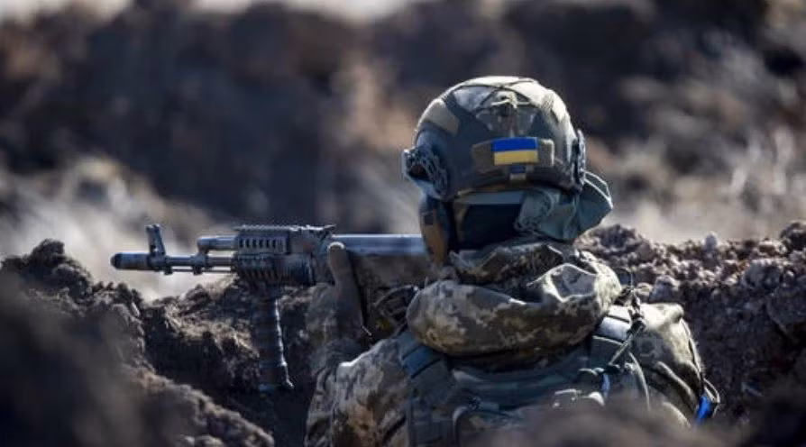 Hiện tại Quân đội Ukraine tạo cho người ta ấn tượng rằng, họ đang phòng ngự thụ động, không có chiến lược dài hạn. Cái gọi là “kế hoạch chiến thắng” hóa ra chỉ là sự mở rộng các cuộc tấn công vào lãnh thổ Nga, với mục đích leo thang xung đột và lôi kéo NATO vào rắc rối.