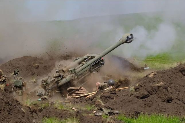 Ngoài pháo Caesar của Pháp, PzH 2000 của Đức cũng gặp vấn đề, nhưng chủ yếu là ở hệ thống hãm lùi, đẩy lên của pháo. Lựu pháo M777 của Mỹ cũng bị hỏng nhiều; thậm chí có trường hợp một khẩu lựu pháo M777 trải qua bốn lần thay nòng trong vòng vài tháng. 