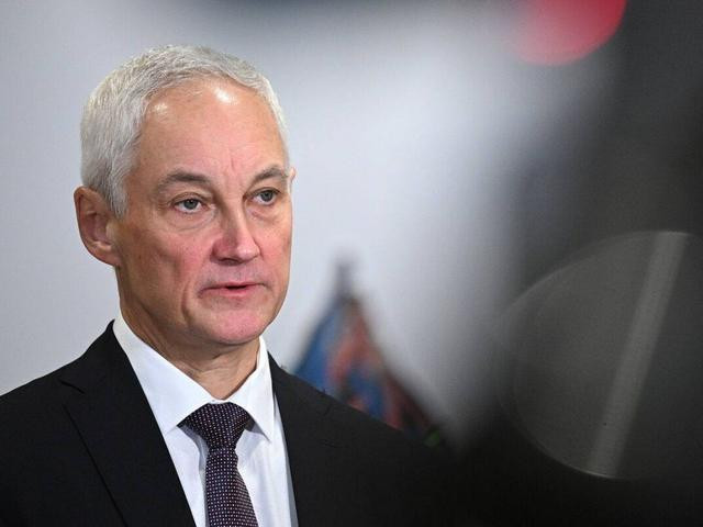 Khi ông Shoigu còn là Bộ trưởng Quốc phòng Nga, Quân đội Nga chủ yếu sử dụng đạn pháo để tấn công, tiêu hao sức mạnh của quân đội Ukraine. Nhưng sau khi ông Belousov trở thành Bộ trưởng Quốc phòng Nga, Quân đội Nga đã tăng cường sử dụng bom hàng không và các phân đội bộ binh nhỏ lẻ.