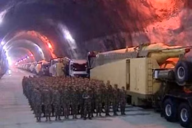 Trong bối cảnh Israel tuyên bố rằng, trong tương lai gần, nước này sẽ tiến hành các cuộc không kích tấn công vào lãnh thổ Iran, nhằm phá hủy các cơ sở hạt nhân, cũng như các kho chứa tên lửa đạn đạo tầm xa của Iran.