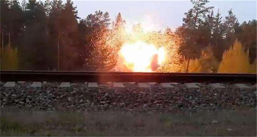 Theo thông tin tình báo phương Tây, cuộc tấn công bằng UAV của Nga nhằm ngăn chặn việc chuyển một lô vũ khí lớn của phương Tây cho Ukraine, cũng như trả đũa các cuộc tấn công gần đây của Ukraine vào các sân bay quân sự của Nga ở các vùng Kursk, Saratov và Ryazan. Có khả năng các cuộc tấn công quy mô lớn của Nga bằng UAV tự sát, có thể được thực hiện trên khắp lãnh thổ Ukraine ngày hôm nay.