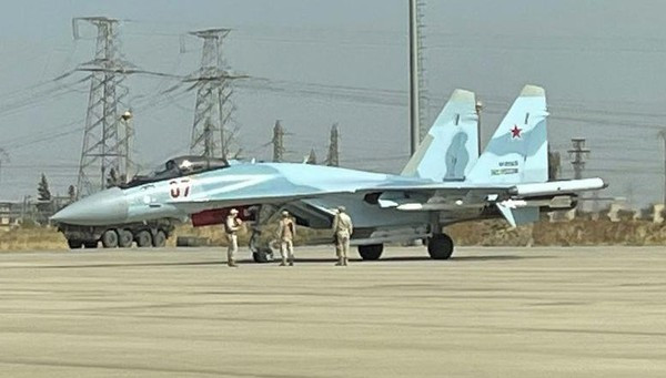 Đáng chú ý, lần đầu tiên vào tháng 10/2021, Nga đã triển khai máy bay chiến đấu hàng đầu của họ là Su-35 tới sân bay Qamishli, một căn cứ quân sự mới của Nga ở Syria, nằm gần biên giới Thổ Nhĩ Kỳ.