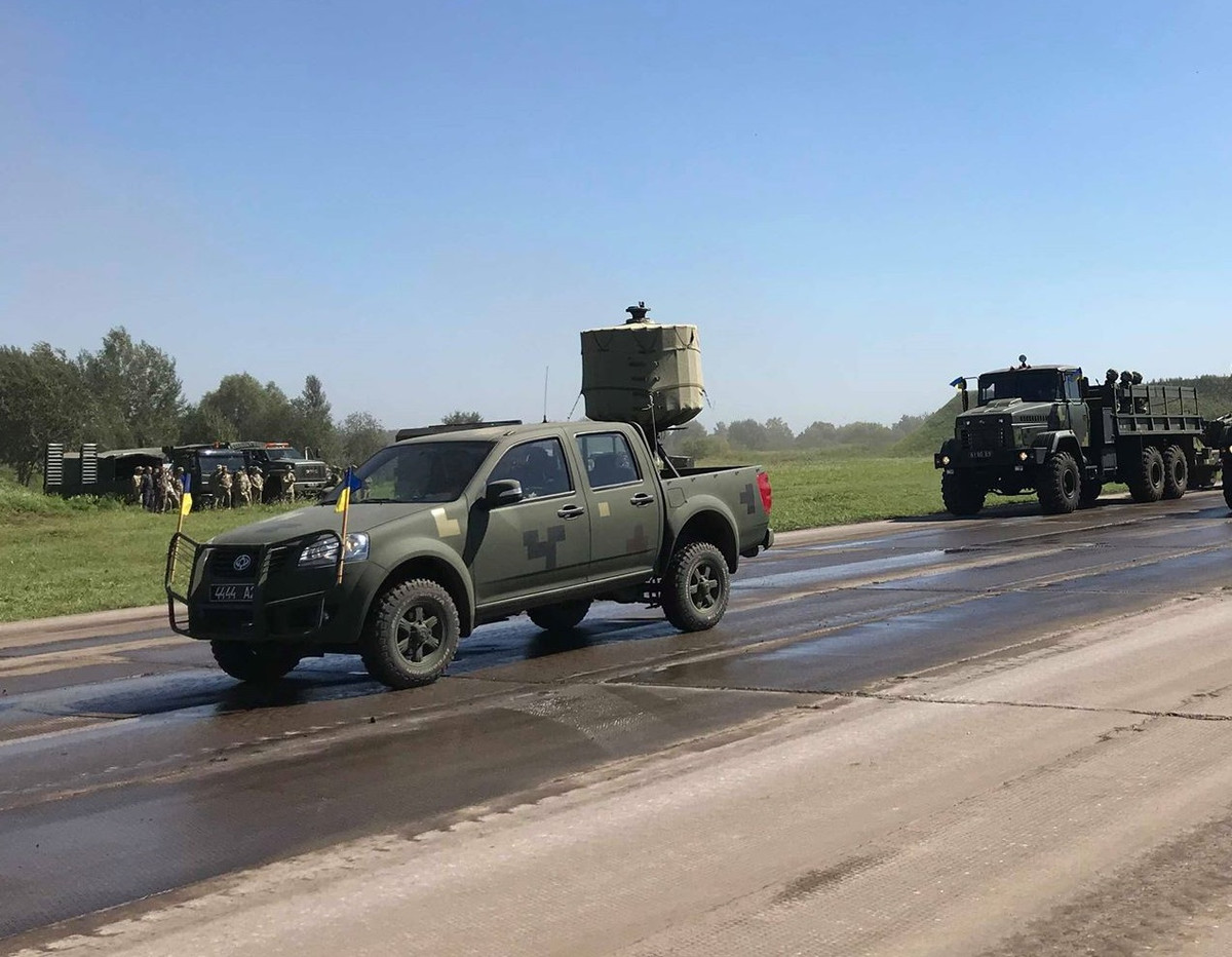 Những radar chống pháo AN/TPQ-48/49/50 của Mỹ được loại khỏi biên chế Quân đội Mỹ, đã được viện trợ cho Quân đội Ukraine, với sự hỗ trợ huấn luyện của Quân đội Mỹ. Tuy nhiên một số radar này đã bị hỏng hóc. Ảnh: Pinterest. 