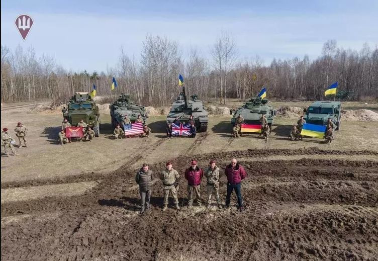 Hiện quân đội Ukraine đã tái chiếm Kupyansk, mục tiêu tiếp theo là Melitopol, nhằm cắt đứt quân đội Nga ở mặt trận phía Nam; có thể khẳng định, đây là cứ điểm có ý nghĩa chiến lược thực sự. Như vậy chiến dịch Melitopol có tính chất quyết định, quân đội Nga chỉ có một trận và không có đường rút lui.