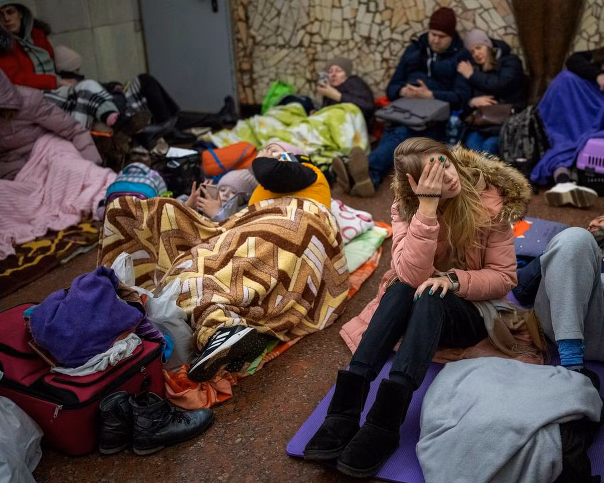 Về phần mình, Phụ tá tổng thống Ukraine Mikhail Podolyak cho biết, hiện có khoảng 200.000 người đang cố gắng thoát khỏi Mariupol, trong khi 20.000 người khác cũng muốn rời khỏi thành phố Volnovakha ở vùng Donetsk.