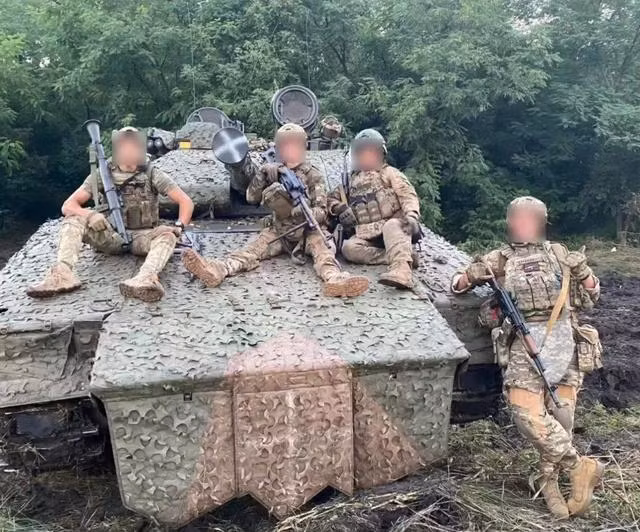 Vì vậy, hiện tại Quân đội Ukraine không còn khả năng tiếp tục bổ sung lực lượng cho tiền tuyến, chỉ có thể dựa vào sức mạnh của Lữ đoàn 82 và 46 để tiếp tục tiến công. Một khi tổn thất lớn về quân số và vũ khí, cuộc tấn công của Quân đội Ukraina theo hướng Rabotino sẽ hoàn toàn kết thúc. 