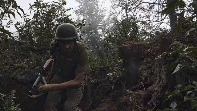 Tuy nhiên, theo tình hình chiến sự hiện tại, Quân đội Ukraine không những không tiến sâu hơn được về phía nam, mà còn xuất hiện nhiều cuộc khủng hoảng mới, trong đó có nguy cơ bị Quân đội Nga phản công. Hơn nữa, cuộc tấn công của Ukraine đã bị cản trở nặng nề bởi các bãi mìn của quân Nga. 