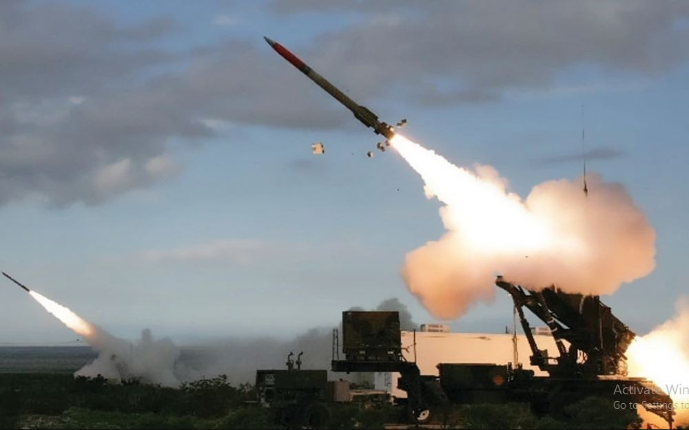 Theo Tiến sĩ Jed McGlynn, việc làm cạn kho tên lửa phòng không Patriot và các loại tên lửa phòng không khác của Quân đội Ukraine, là một "thành phần rõ ràng trong chiến lược của Nga". 