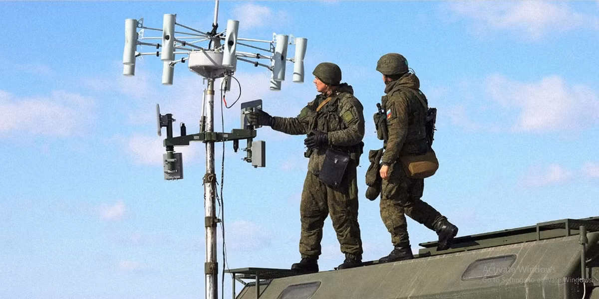 Các thiết bị tác chiến điện tử của Nga đã khiến nhiều vũ khí phương Tây viện trợ cho Quân đội Ukraine tê liệt trên chiến trường, như tên lửa dẫn đường vệ tinh HIMARS hay đạn pháo Excalibur.