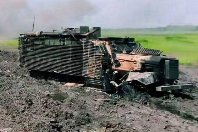 Giao tranh dữ dội giữa quân tấn công Ukraine thuộc Lữ đoàn 82 với quân phòng ngự Nga thuộc quân đoàn 58 trên hướng Rabotino và ở hai bên sườn tiếp tục trong nhiều ngày liên tiếp. Theo thông tin, Quân đội Ukraine đã thay đổi chiến thuật, thay vì tấn công dàn trải theo kiểu “nhảy cóc”, mà tập trung lực lượng tấn công theo kiểu “đột phá”.