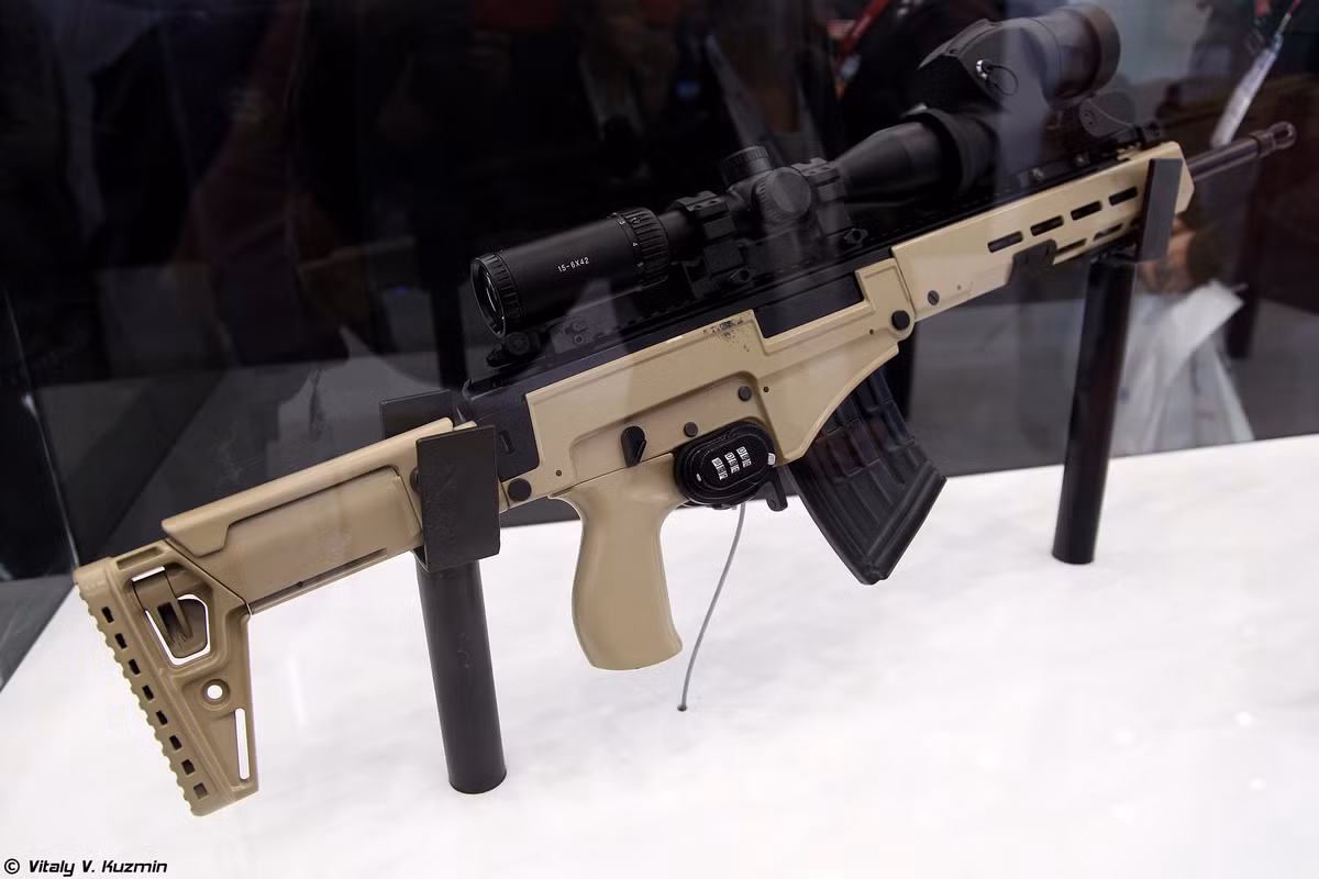 Trước đó, Công ty Kalashnikov cũng đưa ra vài mẫu của súng bắn tỉa, trong đó có mẫu SVK đã được giới thiệu tại diễn đàn Army-2016, còn được gọi với tên “Súng bắn tỉa nhỏ gọn” (theo một phiên bản khác, còn gọi là súng bắn tỉa Kalashnikov).