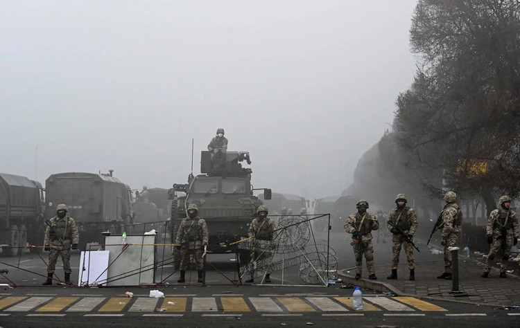 Hiện tại quân đội Nga đã hoàn thành xuất sắc các nhiệm vụ đặt ra, tiêu diệt hoàn toàn các lực lượng bạo loạn và cực đoan. Nhưng theo các nguồn tin ở Kazakhstan, sự tham gia của quân nhân Nga trong chiến dịch chống khủng bố ở Kazakhstan đã bị hạn chế tối đa.