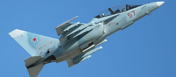 Hiện đã có 5 quốc gia gồm Belarus, Algeria, Bangladesh, Lào và Myanmar đã mua và trang bị máy bay huấn luyện Yak-130. Việt Nam là quốc gia sử dụng loại máy bay này thứ 6. Hiện tổng số đơn đặt hàng xuất khẩu đạt 68 đơn hàng; còn số lượng Yak-130 đang được sử dụng trong Không quân Nga đã vượt quá 110 chiếc. Nguồn ảnh: Airlines.