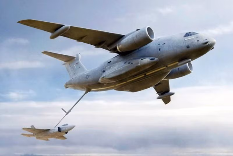 Thứ tư là loại máy bay này có thể cải tạo thành máy bay tiếp dầu trên không và cất cánh được ở những sân bay dã chiến. Chính vì đặc điểm trên, mà nhiều nước vừa và nhỏ rất quan tâm tới loại máy bay vận tải này.