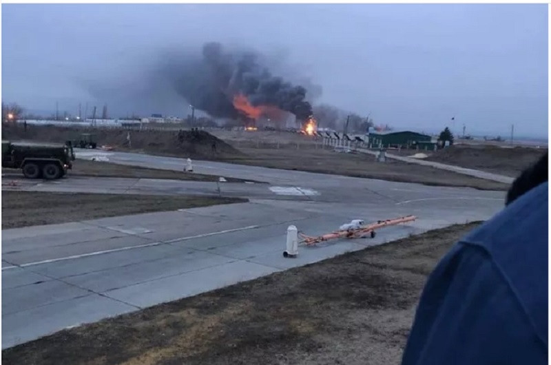 Như vậy là những vũ khí tiến công tầm xa của Quân đội Ukraine, vẫn được bảo toàn và sẵn sàng đưa vào sử dụng. Điều này có nghĩa là tình báo của Nga đã không có thông tin đầy đủ; nên chưa thể "cắt ngòi" được những thứ vũ khí nguy hiểm này của Ukraine.