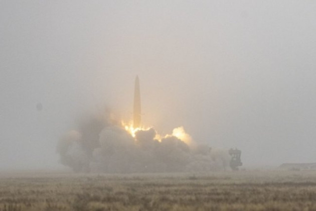 Tai sao Quan doi Ukraine van co khang cu truoc quan Nga?