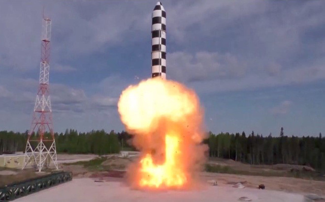 Đến thời điểm hiện tại, chiến dịch quân sự đặc biệt của Nga đã đạt được nhiều bước tiến quan trọng. Quân đội Ukraine không còn khả năng triển khai và sử dụng các hệ thống vũ khí lớn mà chỉ dựa vào vũ khí nhỏ để chiến đấu. Trong khi đó quân đội Nga cũng hạn chế sử dụng vũ khí hạng nặng nhằm giảm thiệt hại cho dân thường và leo thang chiến tranh.